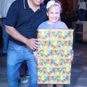 Em Santa Vitória, multidão se reúne para celebrar festa natalina e participar do sorteio de quase 60 bicicletas e vários outros brindes (22)