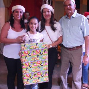 Em Santa Vitória, multidão se reúne para celebrar festa natalina e participar do sorteio de quase 60 bicicletas e vários outros brindes (24)