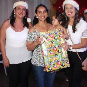 Em Santa Vitória, multidão se reúne para celebrar festa natalina e participar do sorteio de quase 60 bicicletas e vários outros brindes (26)