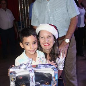 Em Santa Vitória, multidão se reúne para celebrar festa natalina e participar do sorteio de quase 60 bicicletas e vários outros brindes (30)