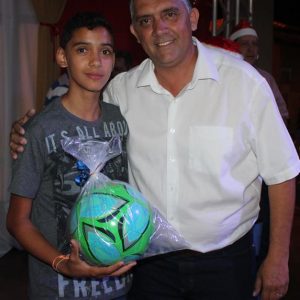 Em Santa Vitória, multidão se reúne para celebrar festa natalina e participar do sorteio de quase 60 bicicletas e vários outros brindes (35)