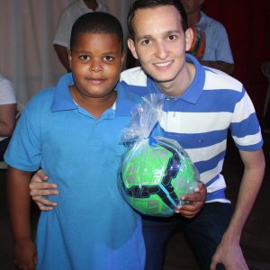 Em Santa Vitória, multidão se reúne para celebrar festa natalina e participar do sorteio de quase 60 bicicletas e vários outros brindes (37)