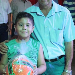 Em Santa Vitória, multidão se reúne para celebrar festa natalina e participar do sorteio de quase 60 bicicletas e vários outros brindes (40)