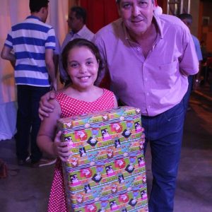 Em Santa Vitória, multidão se reúne para celebrar festa natalina e participar do sorteio de quase 60 bicicletas e vários outros brindes (41)