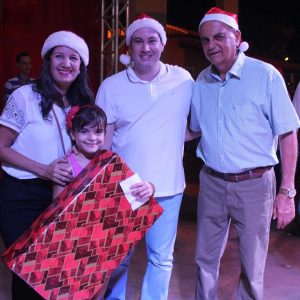 Em Santa Vitória, multidão se reúne para celebrar festa natalina e participar do sorteio de quase 60 bicicletas e vários outros brindes (47)