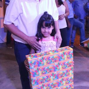 Em Santa Vitória, multidão se reúne para celebrar festa natalina e participar do sorteio de quase 60 bicicletas e vários outros brindes (56)