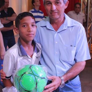 Em Santa Vitória, multidão se reúne para celebrar festa natalina e participar do sorteio de quase 60 bicicletas e vários outros brindes (57)