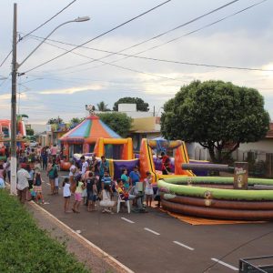 Em Santa Vitória, multidão se reúne para celebrar festa natalina e participar do sorteio de quase 60 bicicletas e vários outros brindes (6)