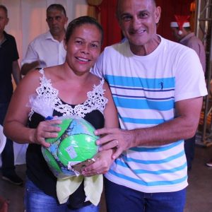 Em Santa Vitória, multidão se reúne para celebrar festa natalina e participar do sorteio de quase 60 bicicletas e vários outros brindes (68)