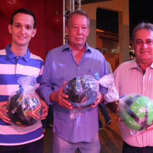 Em Santa Vitória, multidão se reúne para celebrar festa natalina e participar do sorteio de quase 60 bicicletas e vários outros brindes (71)