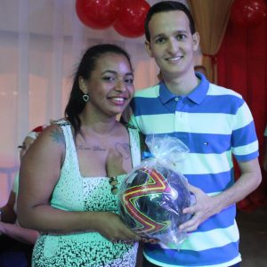 Em Santa Vitória, multidão se reúne para celebrar festa natalina e participar do sorteio de quase 60 bicicletas e vários outros brindes (74)