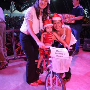 Em Santa Vitória, multidão se reúne para celebrar festa natalina e participar do sorteio de quase 60 bicicletas e vários outros brindes (92)