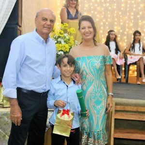 Prefeito Salim Curi e sua esposa Mariza apadrinharam formandos da COESA (11) Prefeito Salim Curi e sua esposa Mariza apadrinharam formandos da COESA (11)