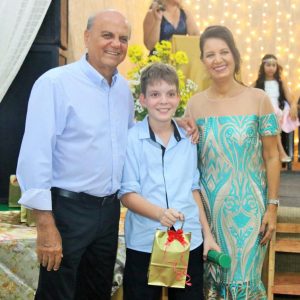 Prefeito Salim Curi e sua esposa Mariza apadrinharam formandos da COESA (12) Prefeito Salim Curi e sua esposa Mariza apadrinharam formandos da COESA (12)