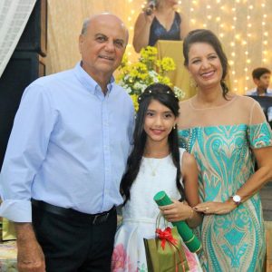 Prefeito Salim Curi e sua esposa Mariza apadrinharam formandos da COESA (13) Prefeito Salim Curi e sua esposa Mariza apadrinharam formandos da COESA (13)