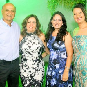 Prefeito Salim Curi e sua esposa Mariza apadrinharam formandos da COESA (19) Prefeito Salim Curi e sua esposa Mariza apadrinharam formandos da COESA (19)