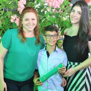 Prefeito Salim Curi e sua esposa Mariza apadrinharam formandos da COESA (23) Prefeito Salim Curi e sua esposa Mariza apadrinharam formandos da COESA (23)