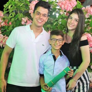 Prefeito Salim Curi e sua esposa Mariza apadrinharam formandos da COESA (24) Prefeito Salim Curi e sua esposa Mariza apadrinharam formandos da COESA (24)