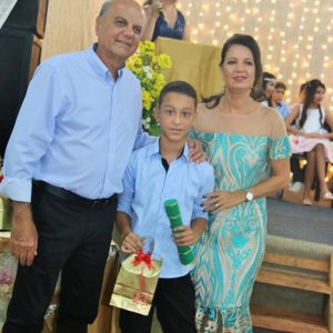Prefeito Salim Curi e sua esposa Mariza apadrinharam formandos da COESA (6) Prefeito Salim Curi e sua esposa Mariza apadrinharam formandos da COESA (6)