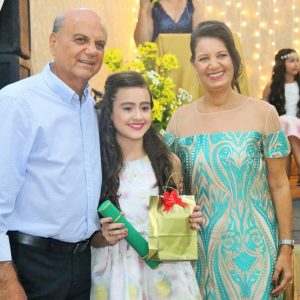 Prefeito Salim Curi e sua esposa Mariza apadrinharam formandos da COESA (9) Prefeito Salim Curi e sua esposa Mariza apadrinharam formandos da COESA (9)