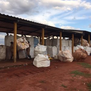 Santa Vitória recebe evento de coleta itinerante de embalagens vazias de agrotóxico Santa Vitória recebe evento de coleta itinerante de embalagens vazias de agrotóxico