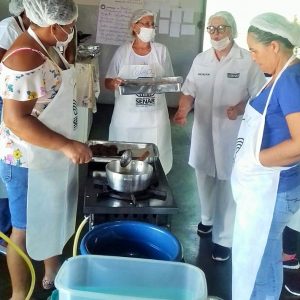 Curso para produção artesanal de salgados e doces de festa é oferecido em Chaveslândia
