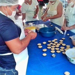 Curso para produção artesanal de salgados e doces de festa é oferecido em Chaveslândia
