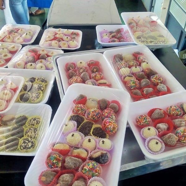 Curso para produção artesanal de salgados e doces de festa é oferecido em Chaveslândia
