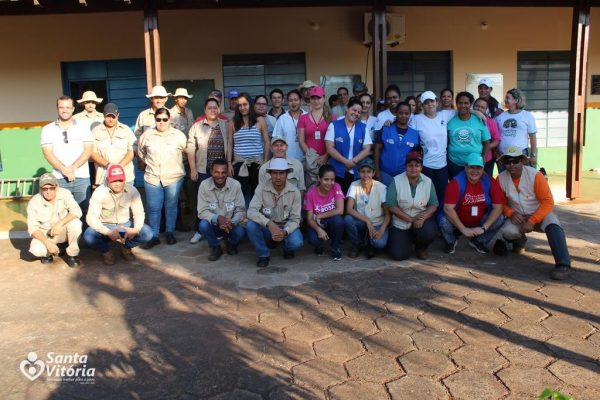 Mutirão de Limpeza para combater o Aedes Aegypti é realizado em Santa Vitória