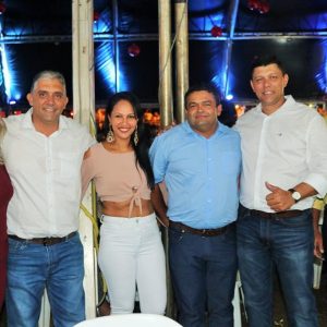 Prefeitura e ACISV promovem grande festa de virada de ano em Santa Vitória (43)