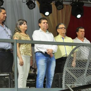 Prefeitura e ACISV promovem grande festa de virada de ano em Santa Vitória (50)