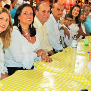 Prefeitura e ACISV promovem grande festa de virada de ano em Santa Vitória (66)
