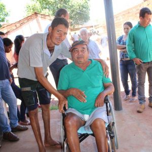Com recursos próprios Prefeitura entrega primeira casa Social (11) Com recursos próprios Prefeitura entrega primeira casa Social (11)