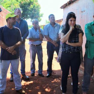 Com recursos próprios Prefeitura entrega primeira casa Social (13) Com recursos próprios Prefeitura entrega primeira casa Social (13)