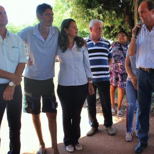 Com recursos próprios Prefeitura entrega primeira casa Social (14) Com recursos próprios Prefeitura entrega primeira casa Social (14)
