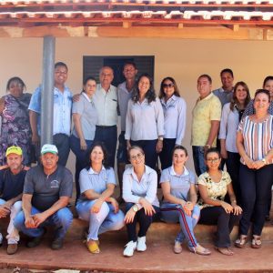 Com recursos próprios Prefeitura entrega primeira casa Social (2) Com recursos próprios Prefeitura entrega primeira casa Social (2)