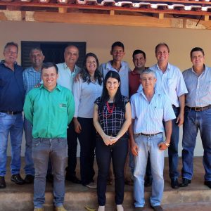 Com recursos próprios Prefeitura entrega primeira casa Social (7) Com recursos próprios Prefeitura entrega primeira casa Social (7)