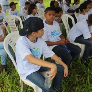 Expedição de alunos à nascente preservada pelo PRÓ-MANANCIAIS marca Dia Mundial da Água em Santa Vitória (10)