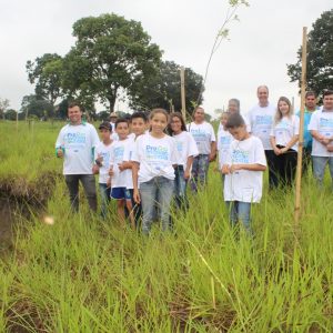 Expedição de alunos à nascente preservada pelo PRÓ-MANANCIAIS marca Dia Mundial da Água em Santa Vitória (13)
