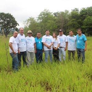Expedição de alunos à nascente preservada pelo PRÓ-MANANCIAIS marca Dia Mundial da Água em Santa Vitória (14)