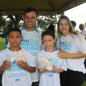 Expedição de alunos à nascente preservada pelo PRÓ-MANANCIAIS marca Dia Mundial da Água em Santa Vitória (15)