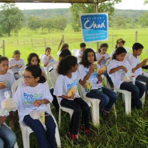 Expedição de alunos à nascente preservada pelo PRÓ-MANANCIAIS marca Dia Mundial da Água em Santa Vitória (18)