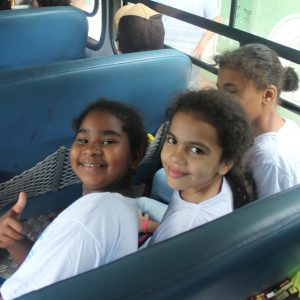 Expedição de alunos à nascente preservada pelo PRÓ-MANANCIAIS marca Dia Mundial da Água em Santa Vitória (3)