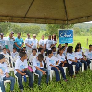 Expedição de alunos à nascente preservada pelo PRÓ-MANANCIAIS marca Dia Mundial da Água em Santa Vitória (7)