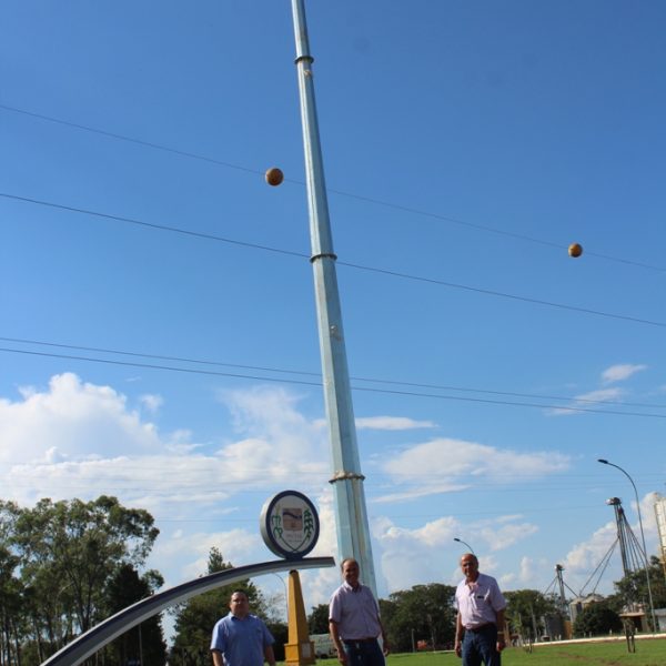Prefeitura realiza nova fase na instalação das câmeras de vídeo monitoramento inserção de fibra ótica Prefeitura realiza nova fase na instalação das câmeras de vídeo monitoramento inserção de fibra ótica