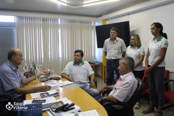 Emater/MG apresenta Relatório Anual de Atividades (RAA) de 2018 ao prefeito, vereadores, autoridades e comunidade