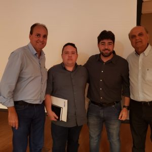 Prefeito, Vice e Diretor participam de lançamento de crédito para Infraestrutura e Saneamento no município na Superintendência da CEF Prefeito, Vice e Diretor participam de lançamento de crédito para Infraestrutura e Saneamento no município na Superintendência da CEF