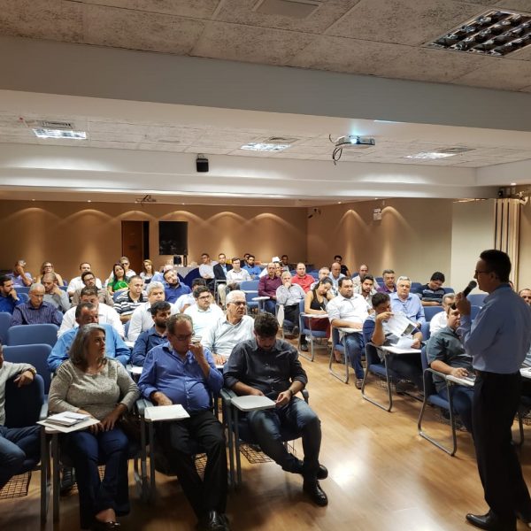 Prefeito, Vice e Diretor participam de lançamento de crédito para Infraestrutura e Saneamento no município na Superintendência da CEF Prefeito, Vice e Diretor participam de lançamento de crédito para Infraestrutura e Saneamento no município na Superintendência da CEF