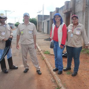 Prefeitura de Santa Vitória inicia Mutirão Contra a Dengue (4) Prefeitura de Santa Vitória inicia Mutirão Contra a Dengue (4)