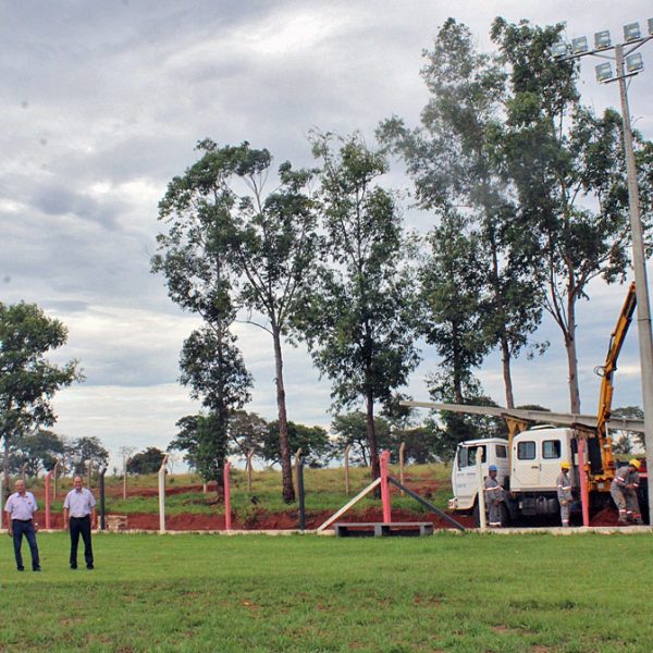 Prefeitura de Santa Vitória realiza obra de iluminação no estádio municipal do Flamengo do Corguinho (Carvoeira BDA) Prefeitura de Santa Vitória realiza obra de iluminação no estádio municipal do Flamengo do Corguinho (Carvoeira BDA)
